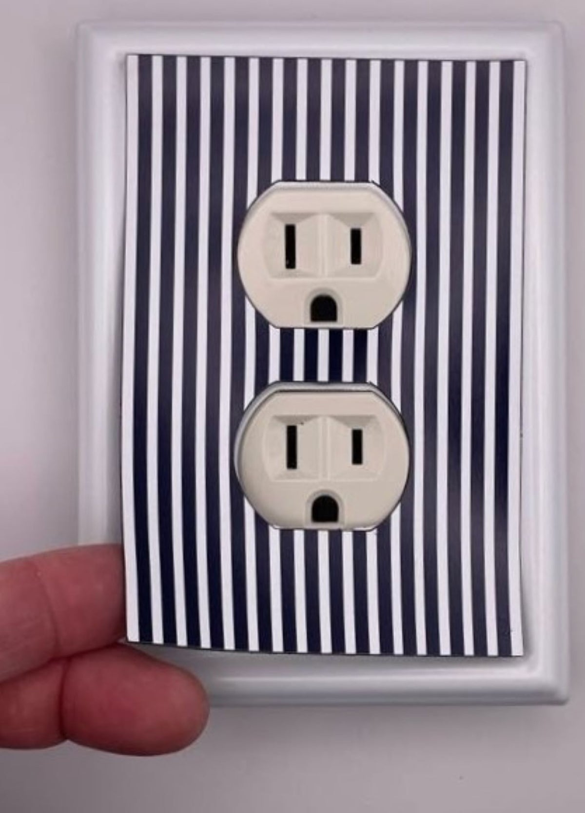 Blue Stripes Decorative Magnetic Insert