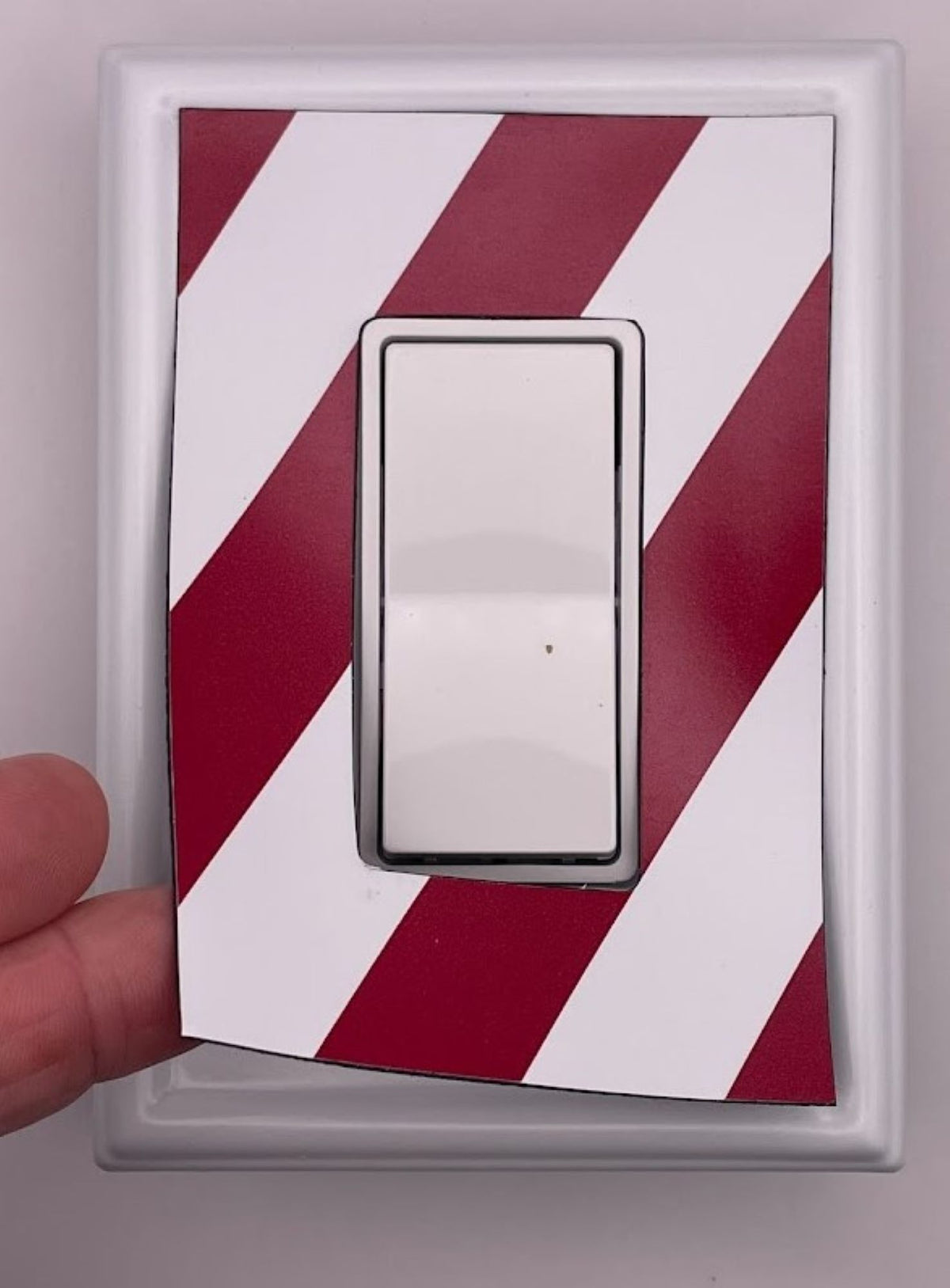 Magenta Stripes Decorative Magnetic Insert