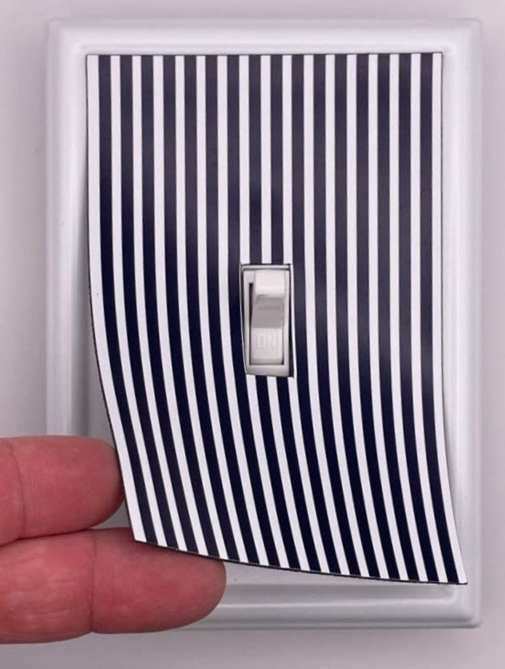 Blue Stripes Decorative Magnetic Insert