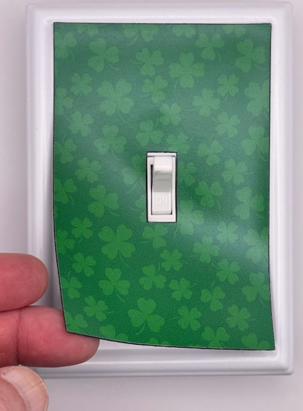Shamrocks Decorative Magnetic Insert