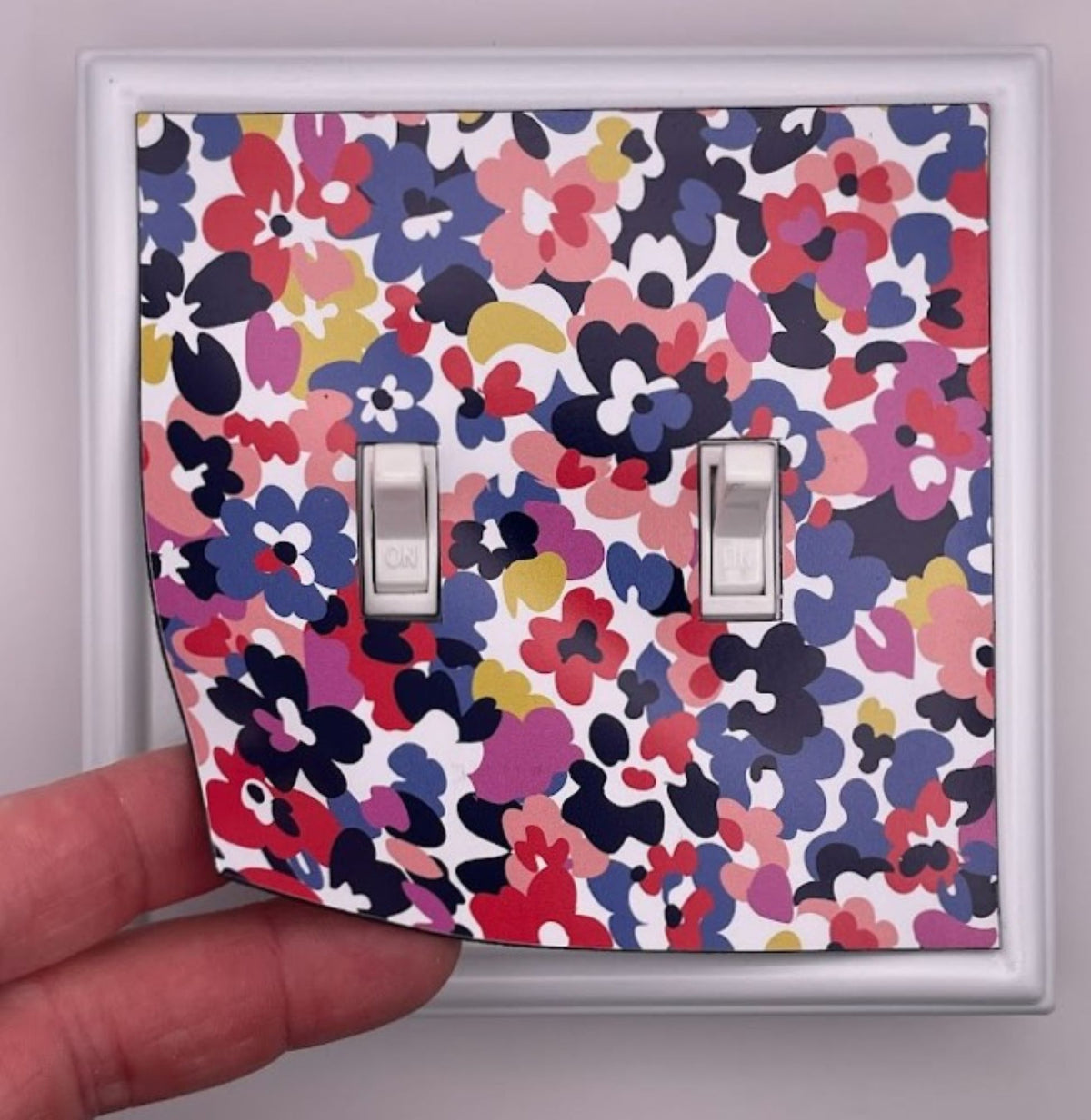 Abstract Floral Decorative Magnetic Insert