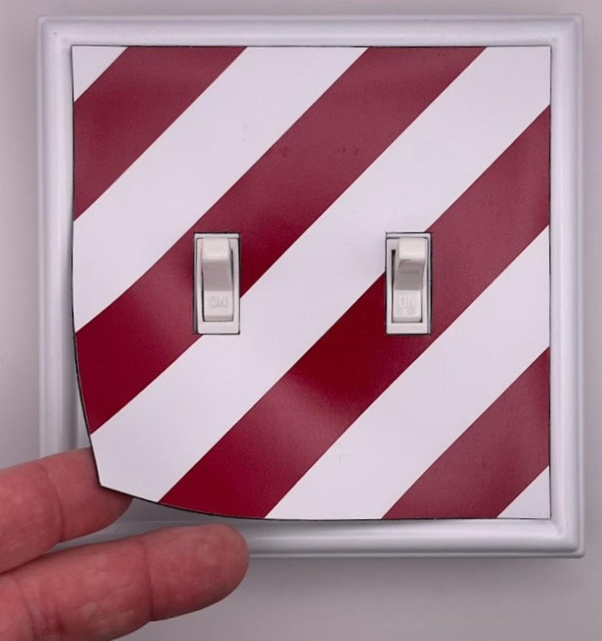 Magenta Stripes Decorative Magnetic Insert